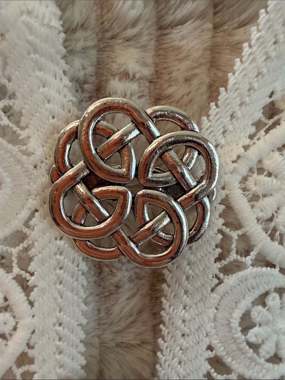 Silver-tone Celtic Knot Sweater/Kimono/Wrap Clip